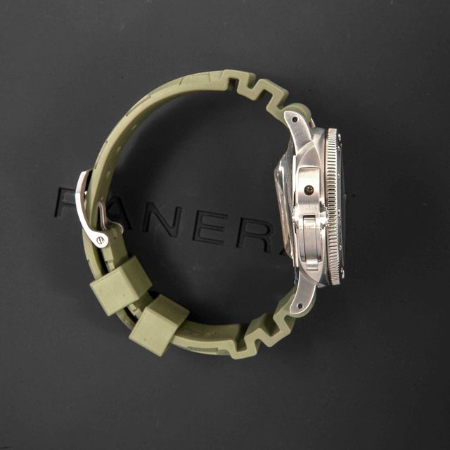 Panerai Submersible PAM01055 Image 2